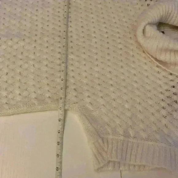 SISLEY Italy Vintage White Cable-Knit Mohair Blend Cowl Neck Sweater Size Medium - Picture 6 of 10